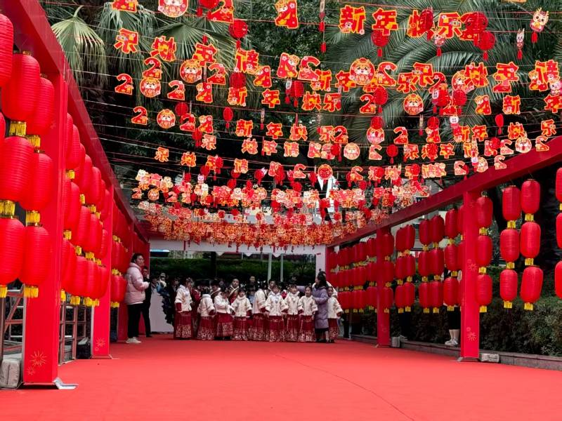 理塘县文化资源深度挖掘：构建具有城市辨识度的文旅内容矩阵